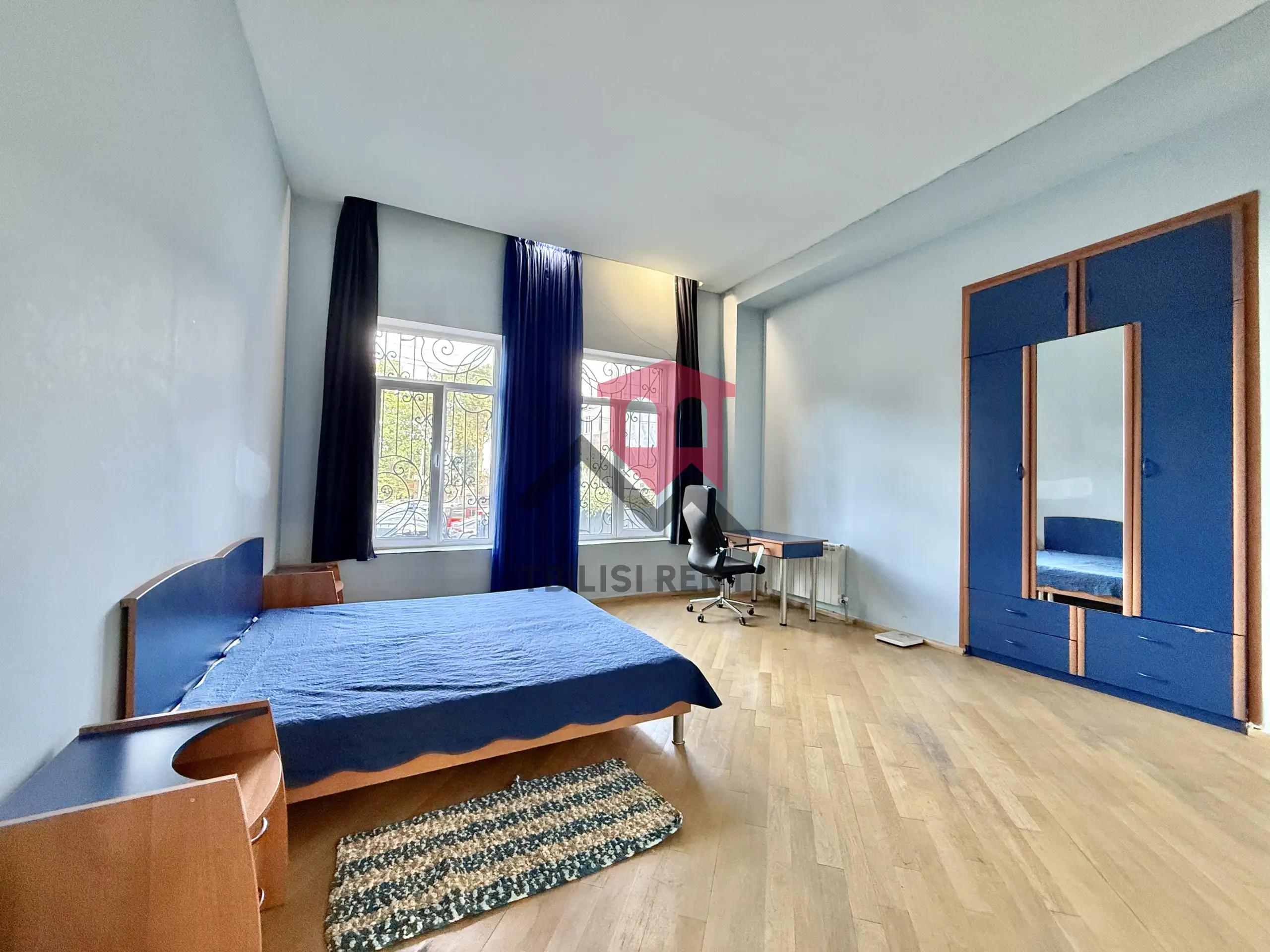 Clean 1-Bedroom Apartment in Sololaki photo 7 of 8