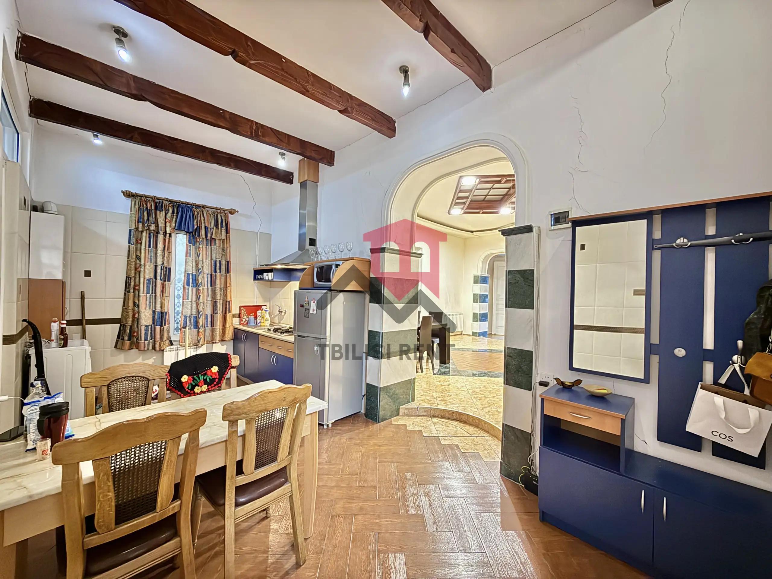 Clean 1-Bedroom Apartment in Sololaki photo 8 of 8