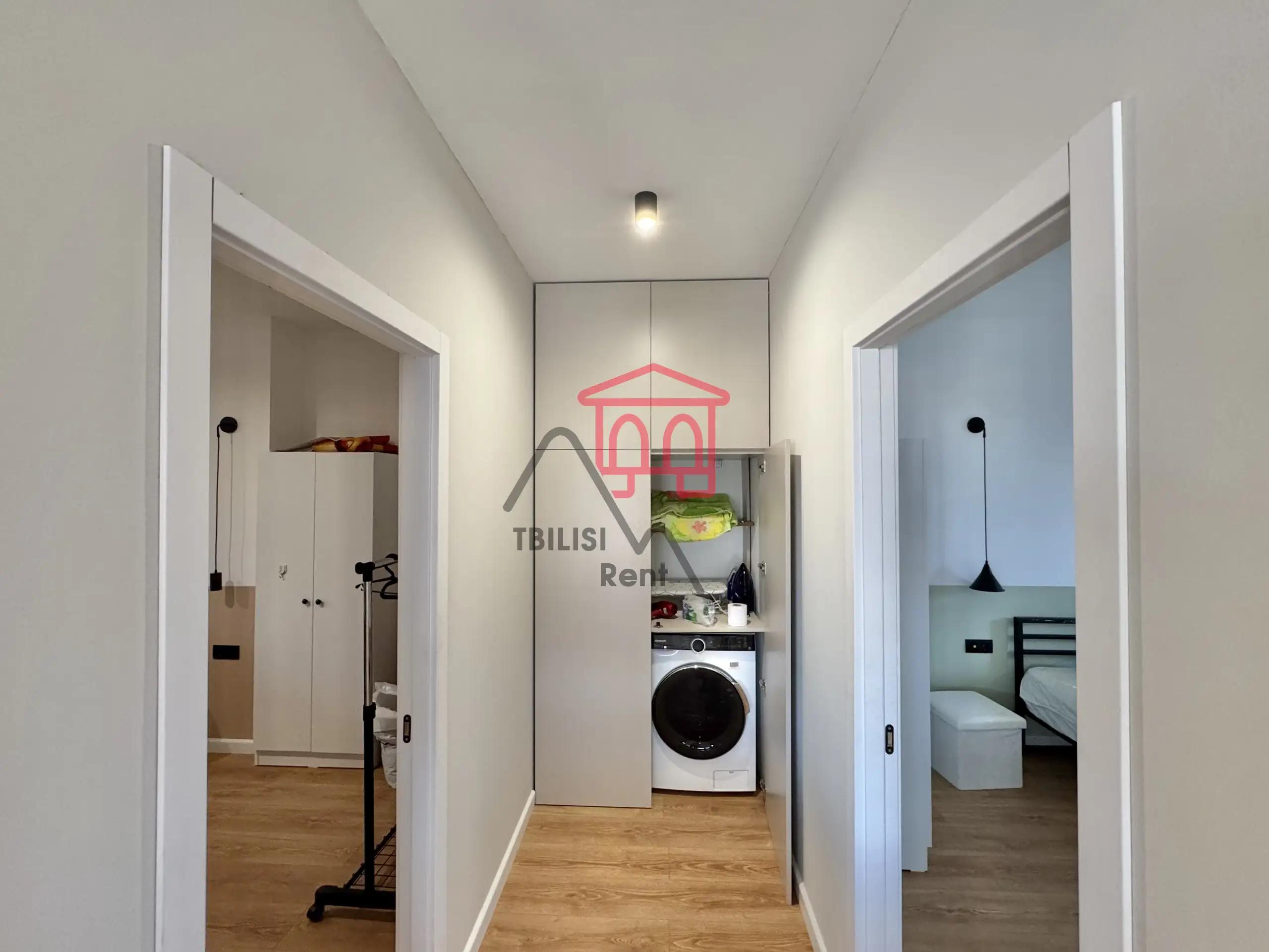 3-Bedroom Apartment in Mtatsminda photo 5 of 8