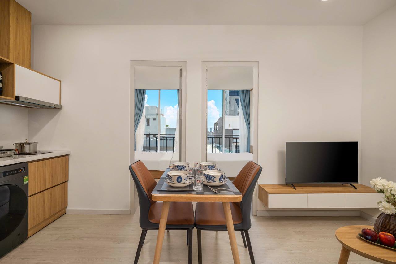 Modern 2-Bedroom Apartment in Son Tra photo 1 of 8