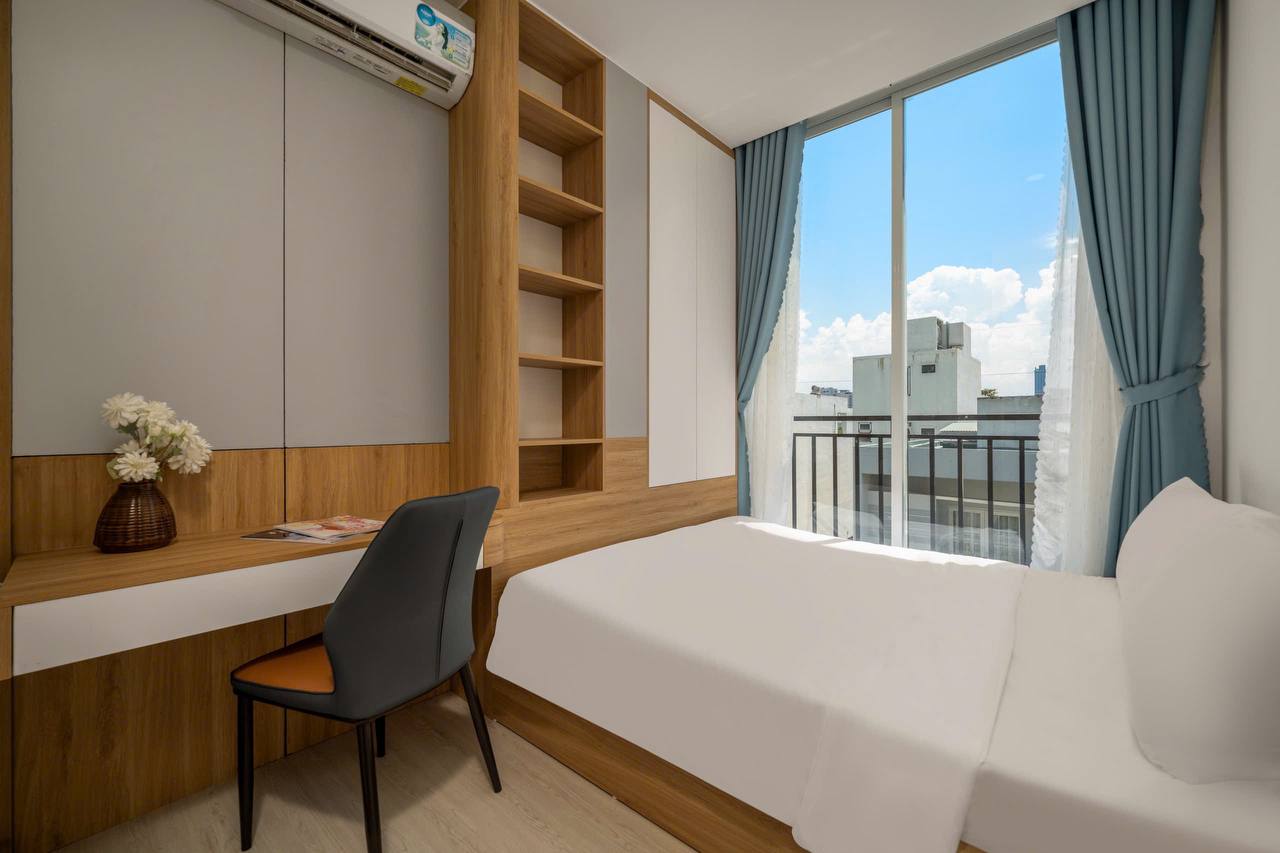 Modern 2-Bedroom Apartment in Son Tra photo 4 of 8