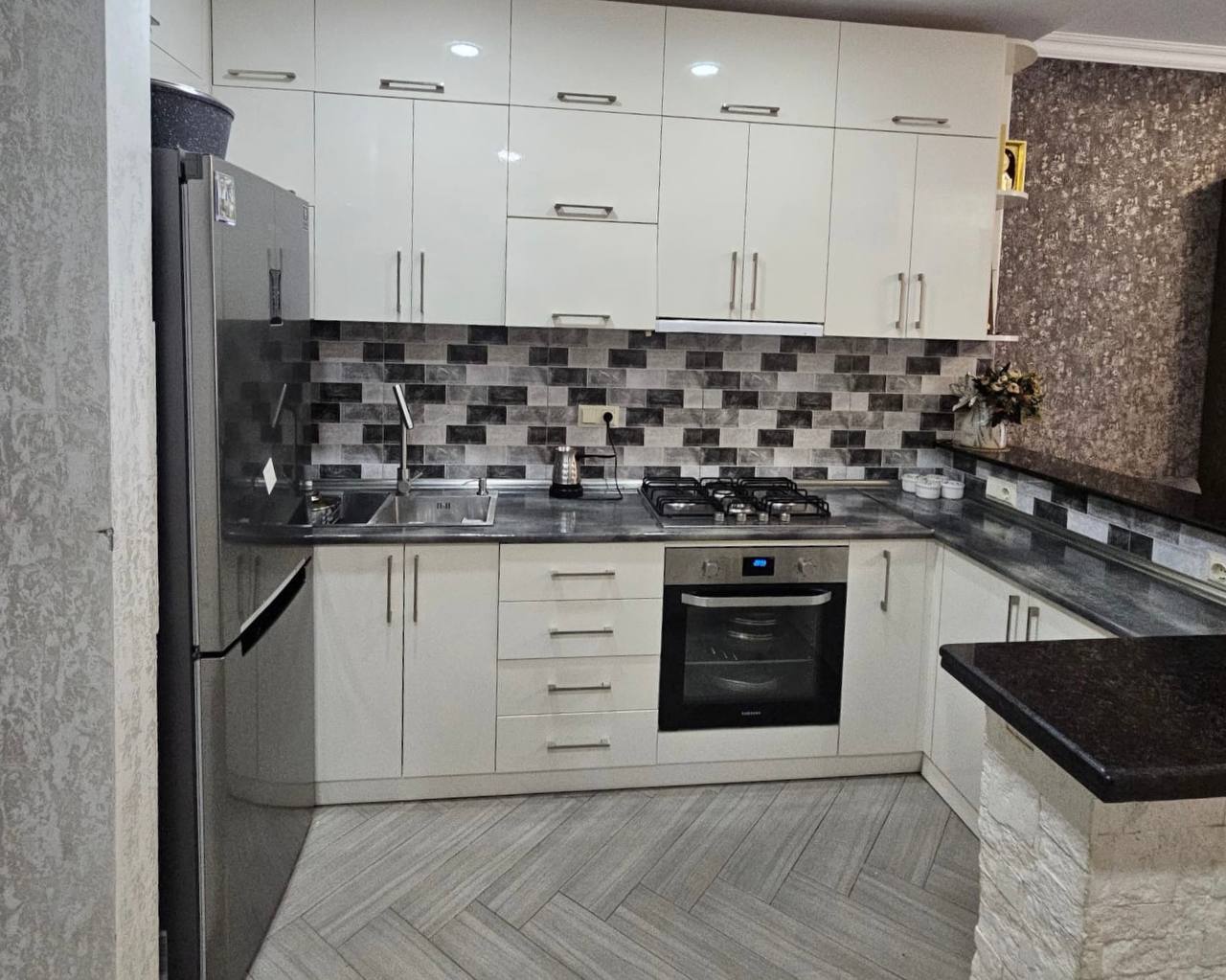 2-Bedroom Apartment on Shota Khimshiashvili Street photo 2 of 7
