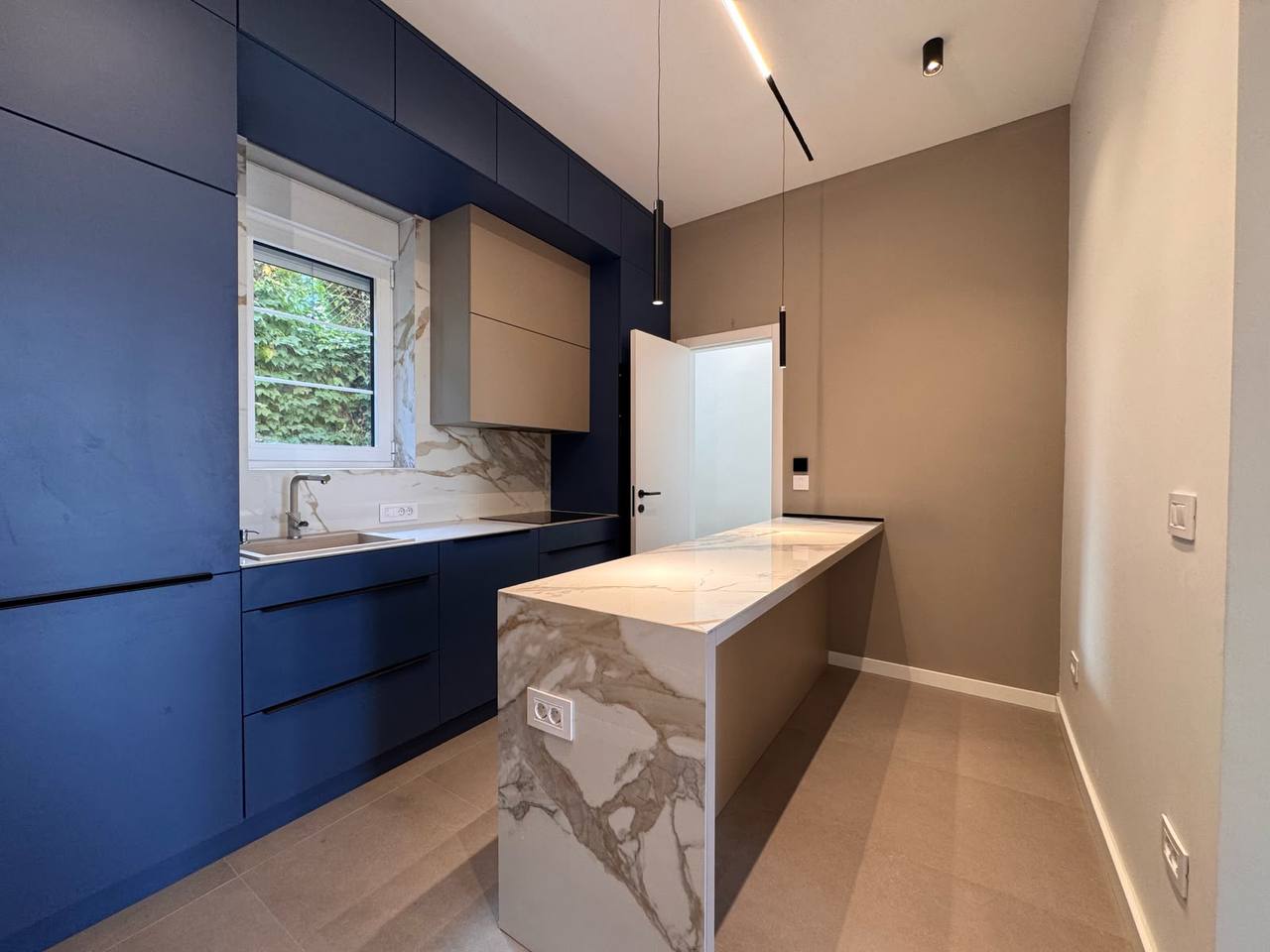 Unfurnished 3-Bedroom Apartment in Senjak photo 4 of 8