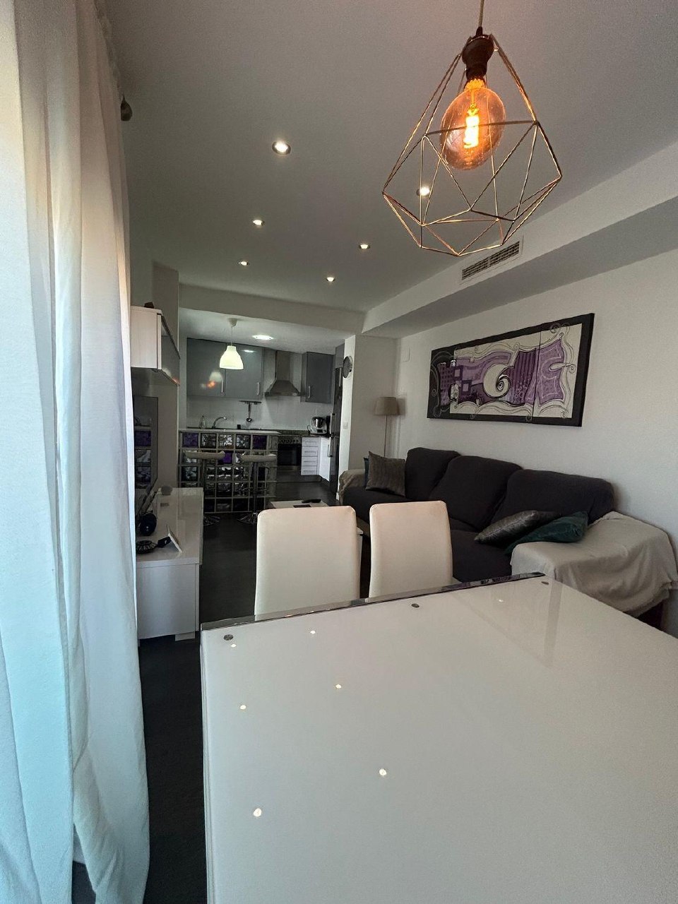 2-Bedroom Apartment in Malilla photo 3 of 8