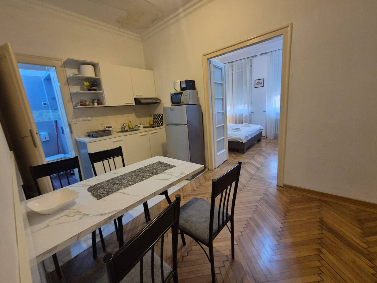 70 m² 2-Bedroom Apartment on Gospodar Jevremova photo 2 of 5
