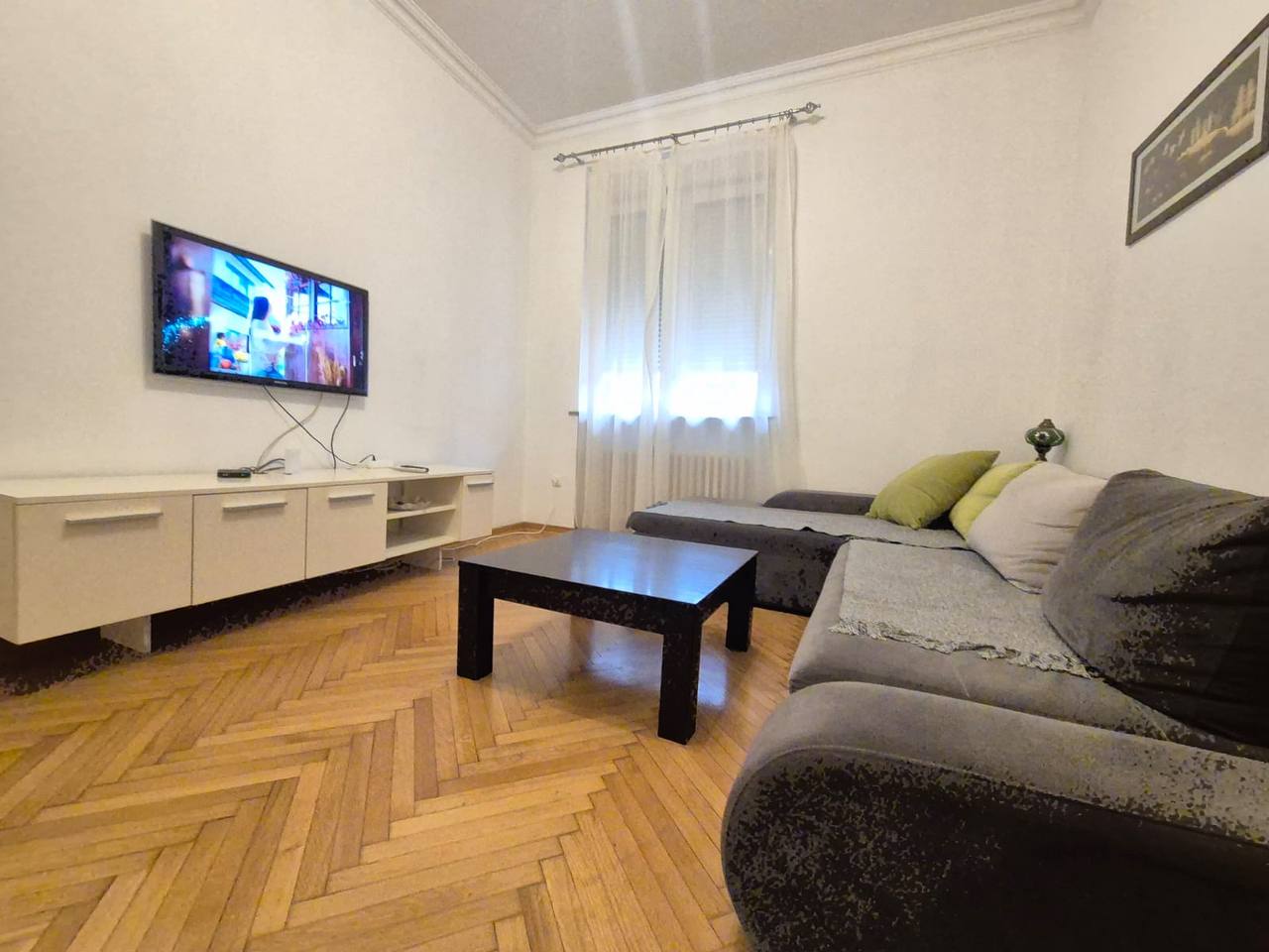 70 m² 2-Bedroom Apartment on Gospodar Jevremova photo 3 of 5
