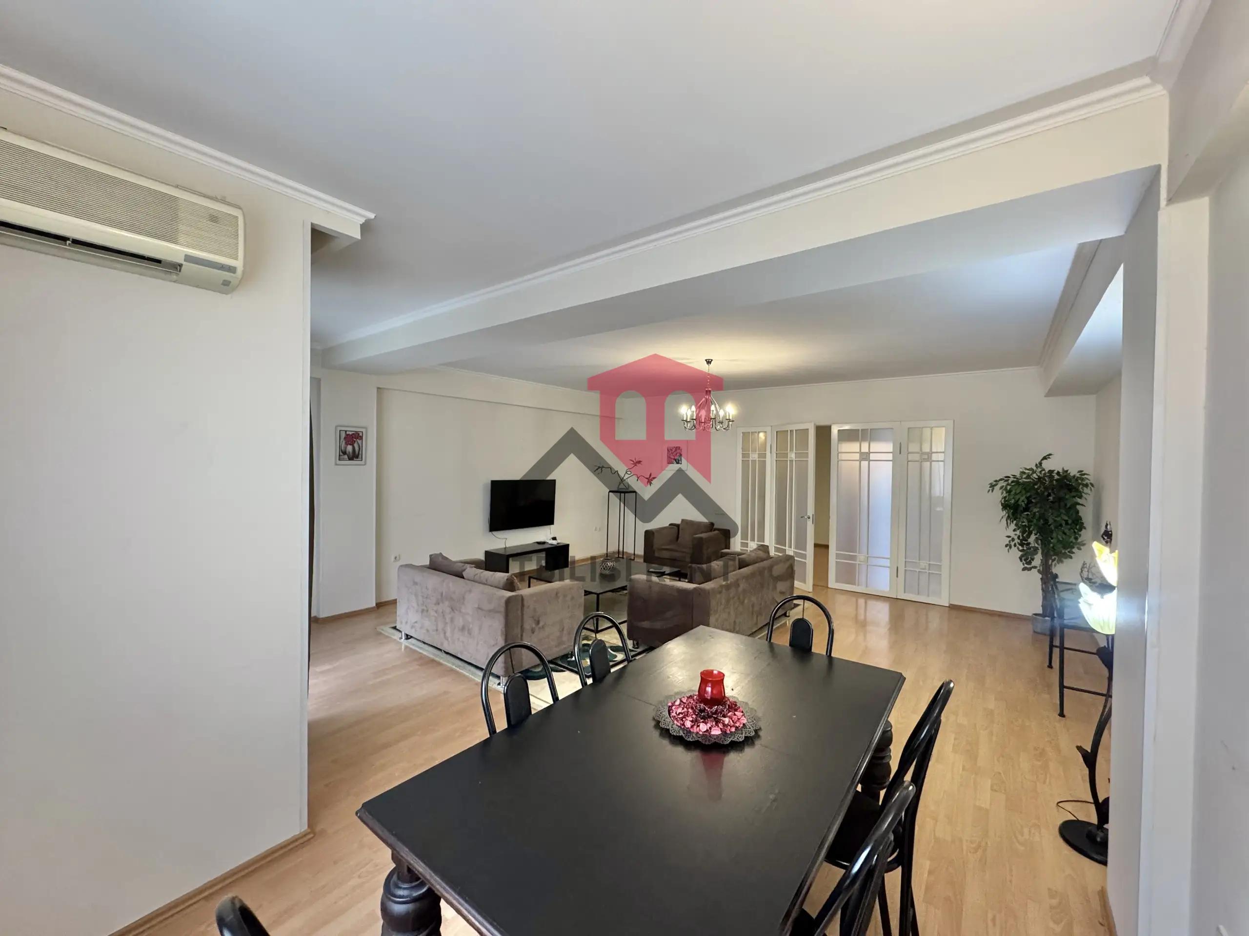 Spacious 3-Bedroom Apartment in Saburtalo photo 1 of 8