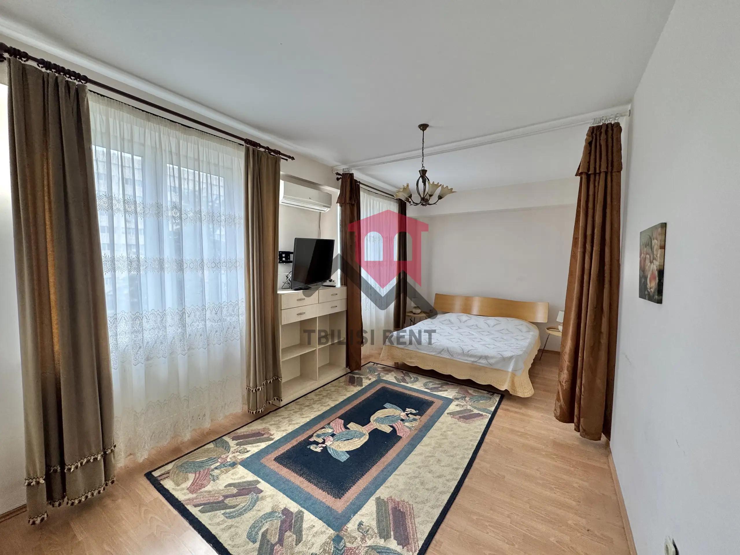 Spacious 3-Bedroom Apartment in Saburtalo photo 5 of 8