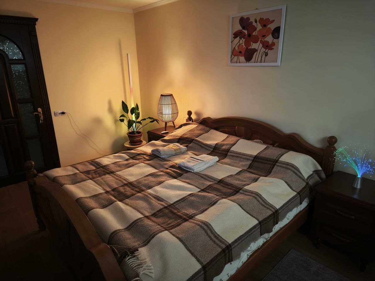 One-Bedroom Apartment with Living Room in Riscani photo 1 of 8