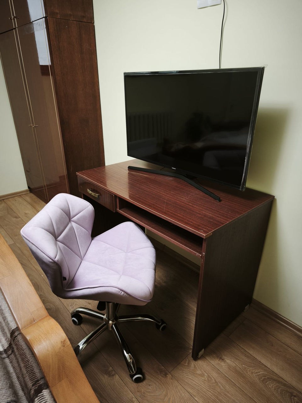 One-Bedroom Apartment with Living Room in Riscani photo 5 of 8