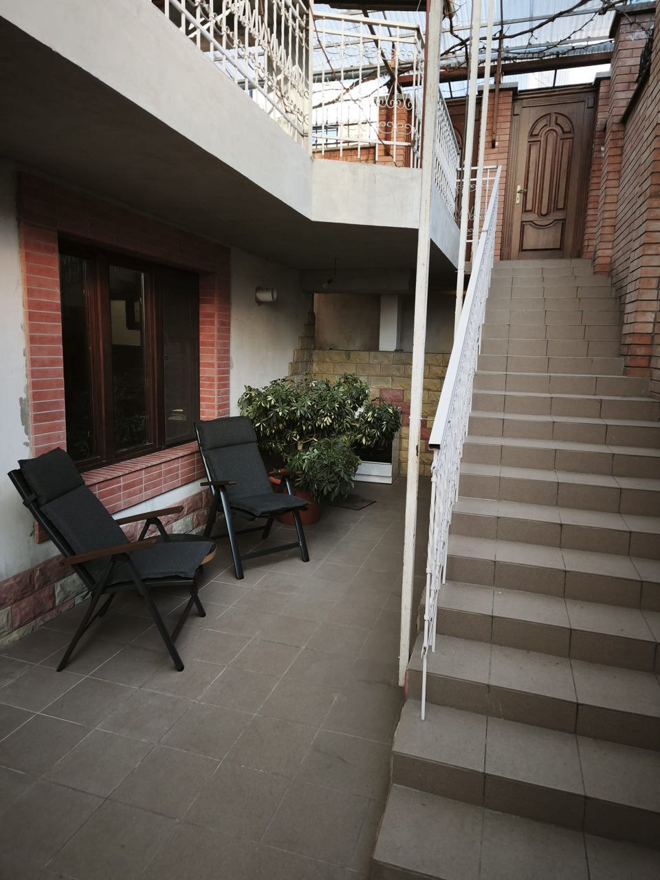 One-Bedroom Apartment with Living Room in Riscani photo 7 of 8