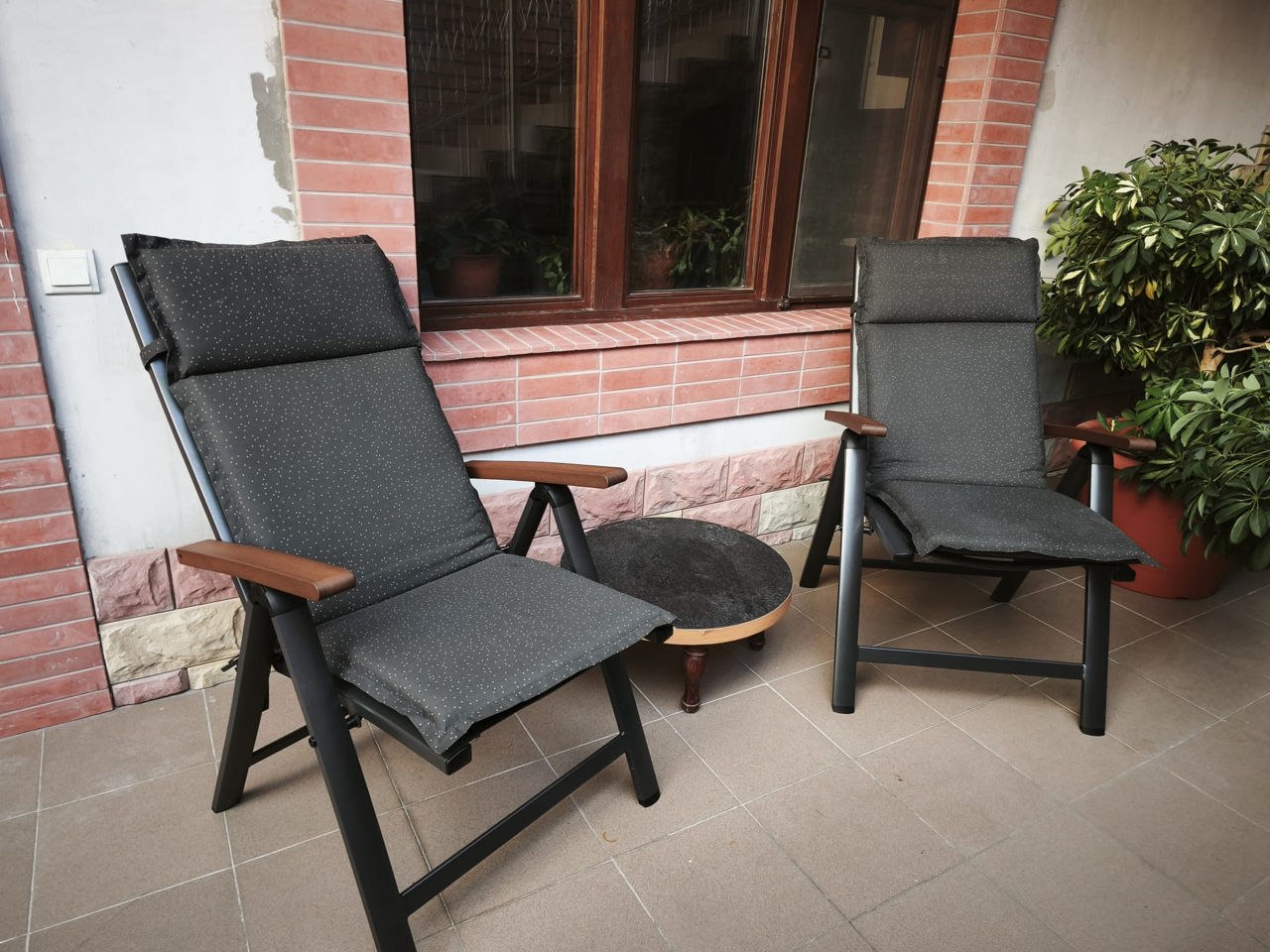 One-Bedroom Apartment with Living Room in Riscani photo 8 of 8