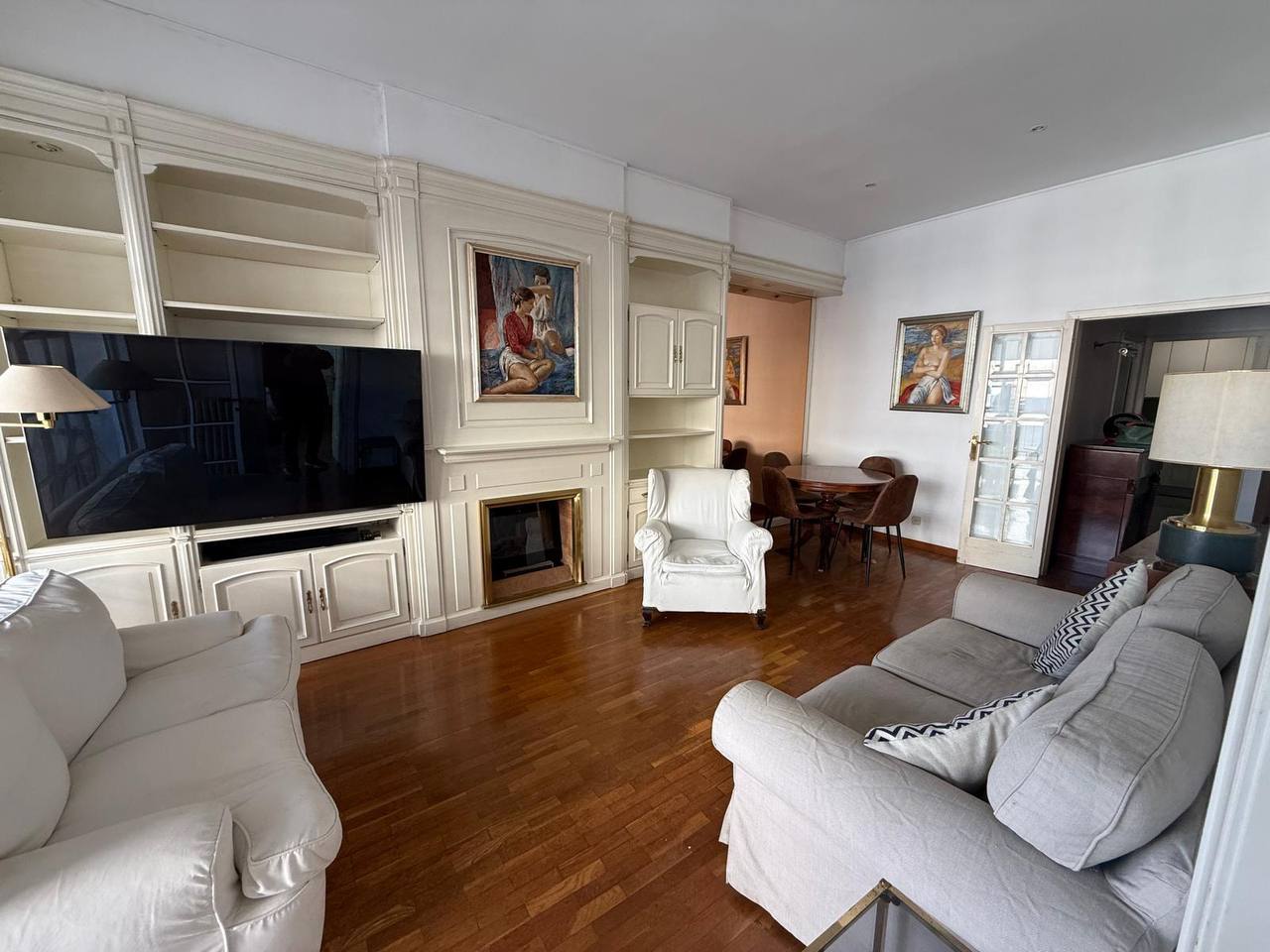 Furnished 4-Bedroom Apartment in Turó Park photo 2 of 7