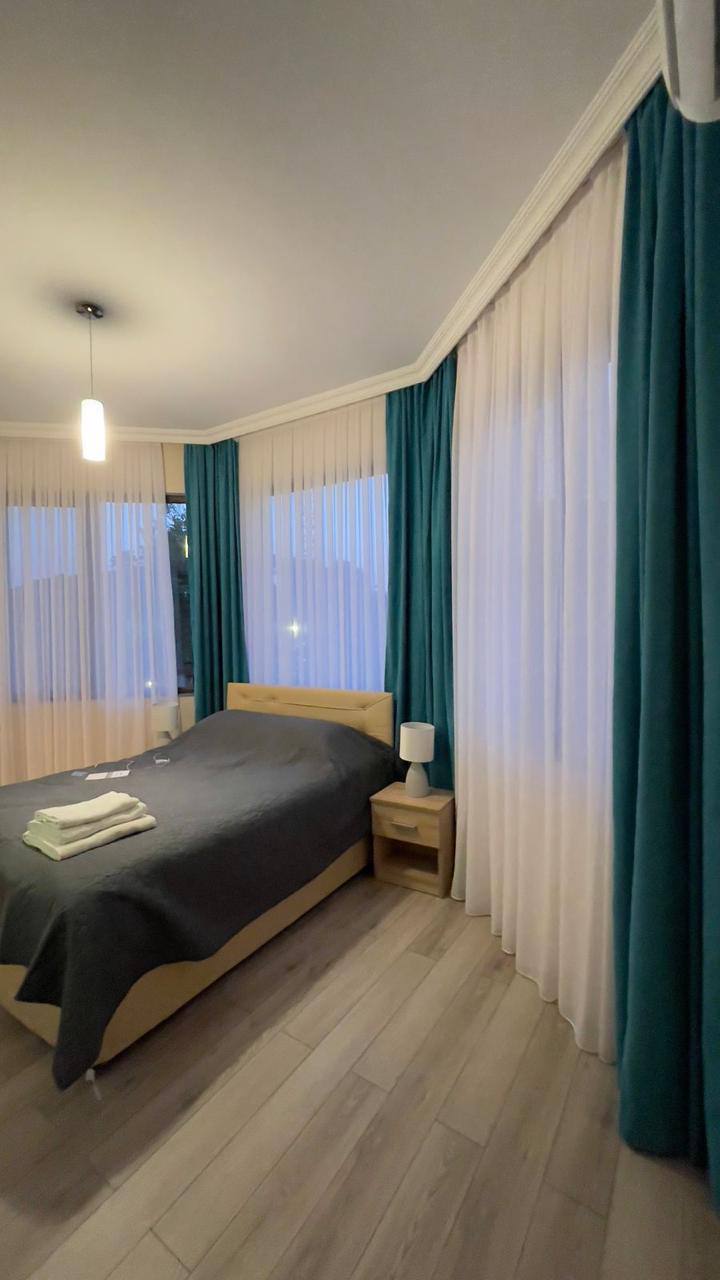 Large Six-Bedroom House in Batumi photo 2 of 5
