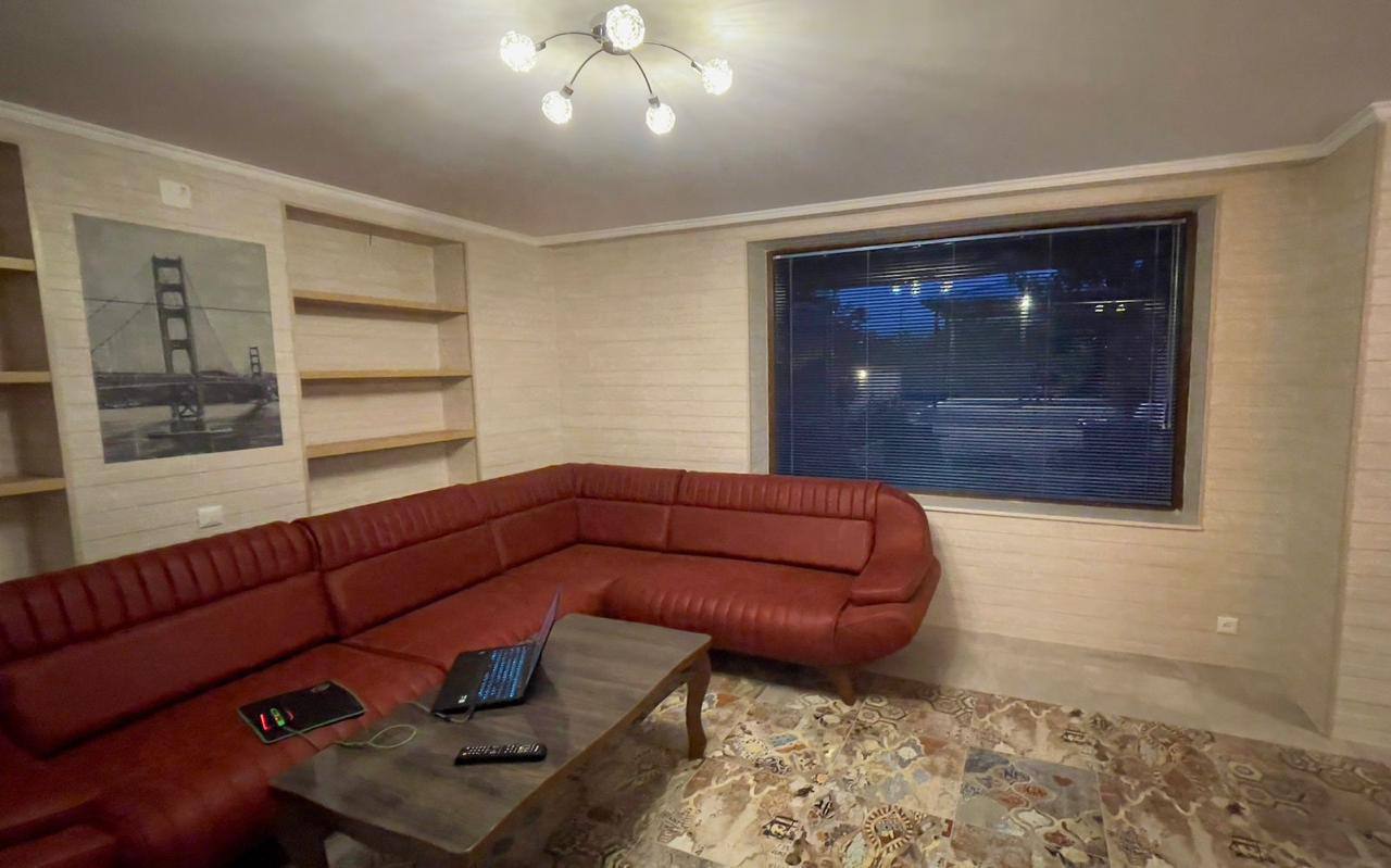 Large Six-Bedroom House in Batumi photo 4 of 5