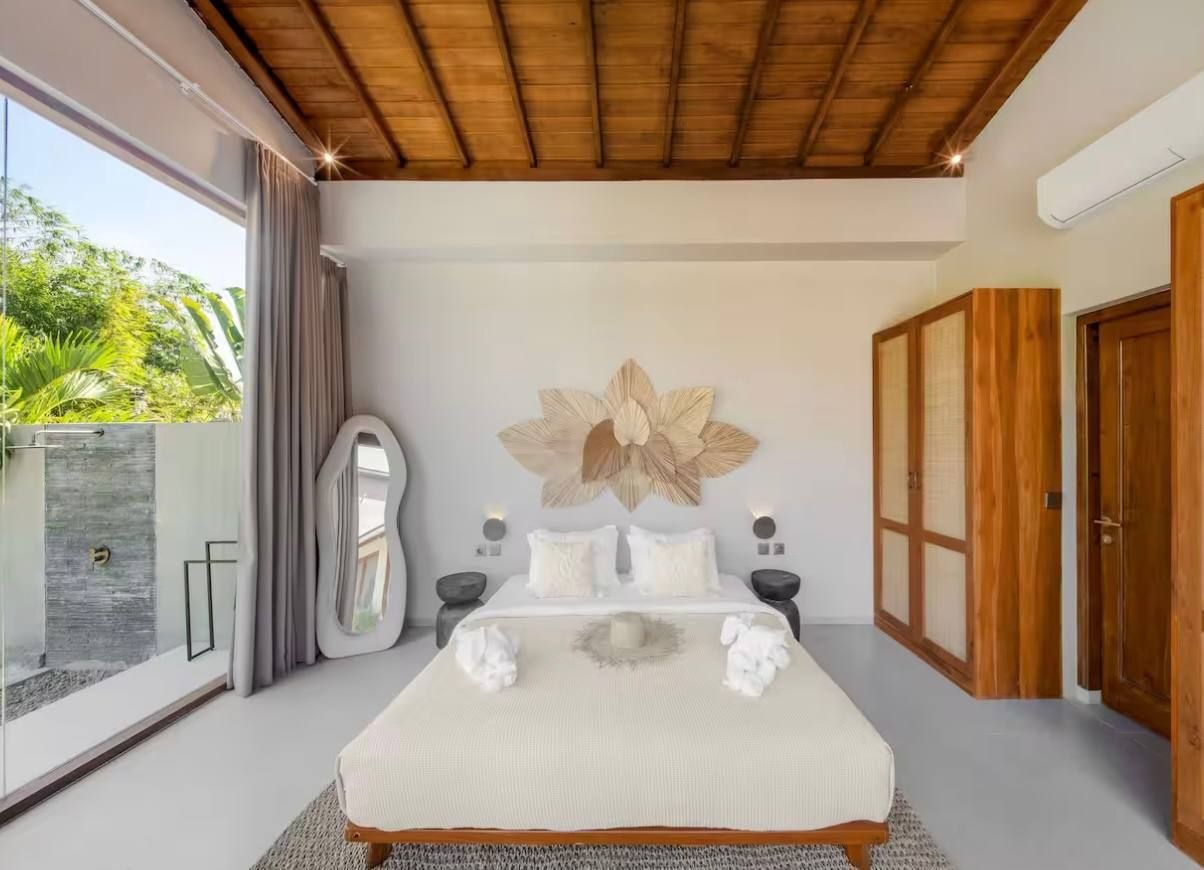 4-Bedroom Villa in Tumbak Bayuh photo 6 of 8