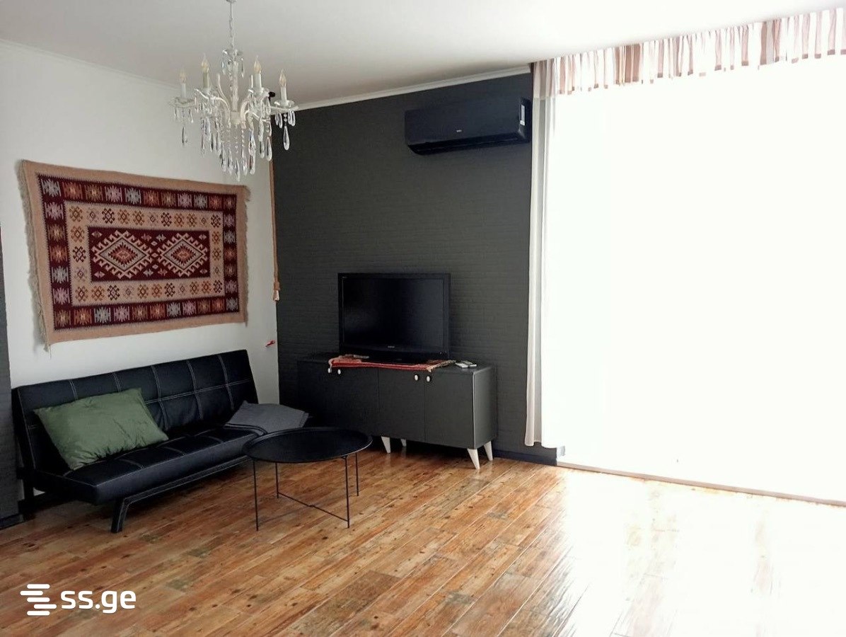 1-Bedroom Apartment in Batumi photo 4 of 8