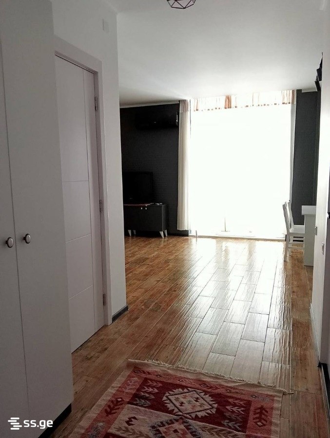 1-Bedroom Apartment in Batumi photo 5 of 8