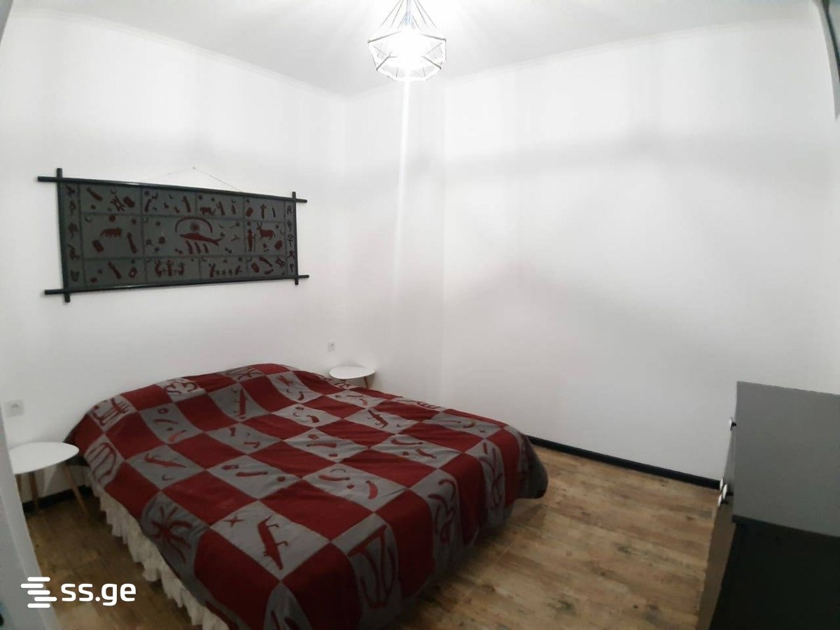 1-Bedroom Apartment in Batumi photo 6 of 8