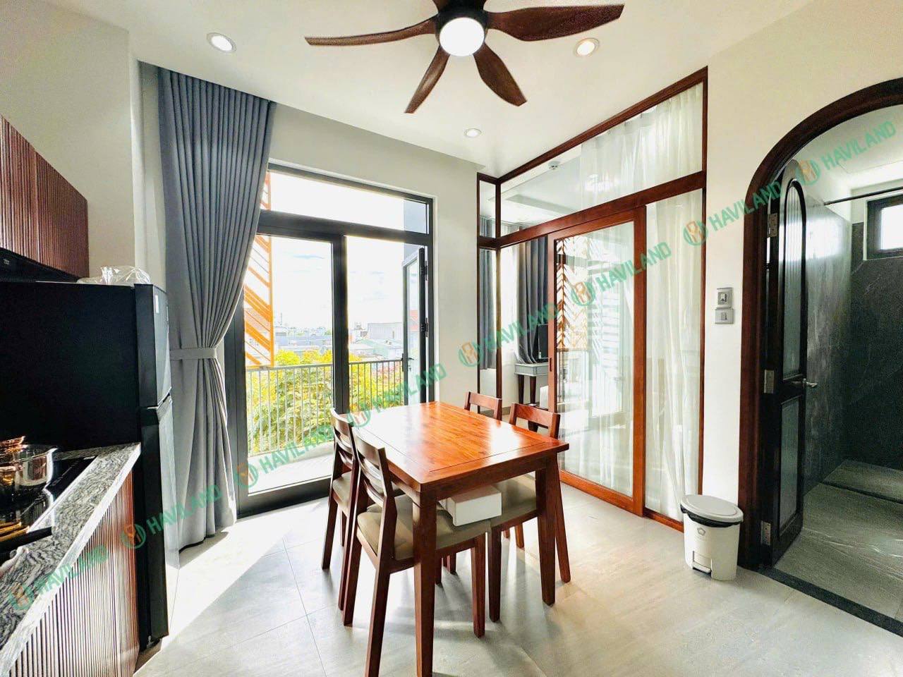 1-Bedroom Apartment with Balcony in Ngu Hanh Son photo 3 of 8