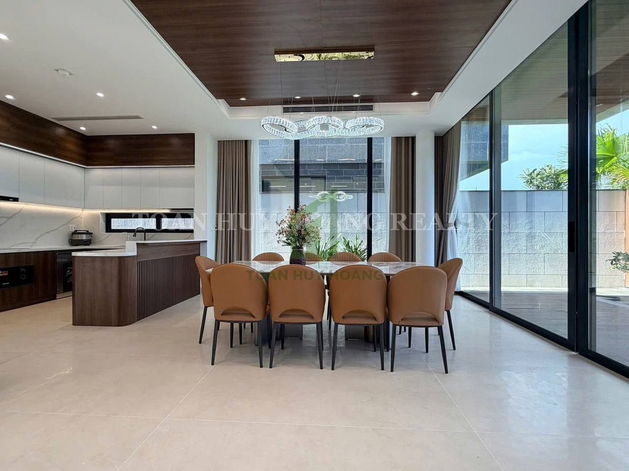 Вилла с 4 спальнями в One River Villa photo 4 of 8