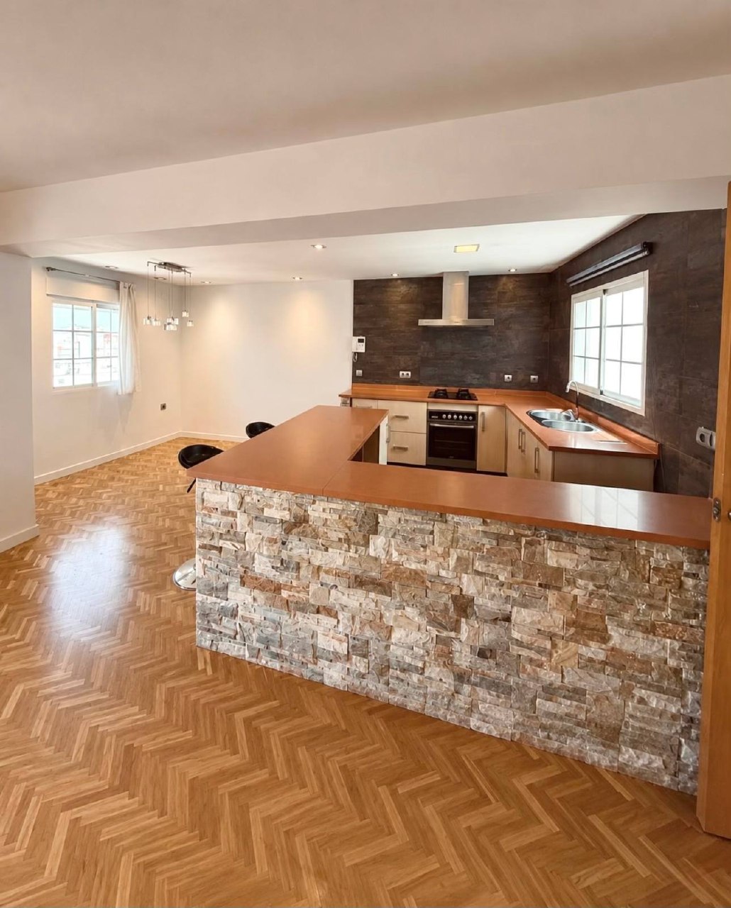 2-Bedroom Unfurnished Apartment in Mislata