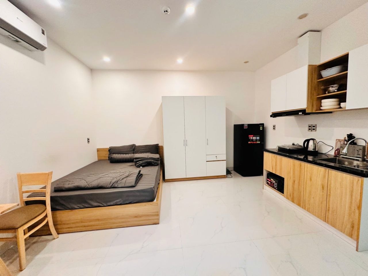 Pet-Friendly Furnished Studio in Son Tra photo 4 of 7