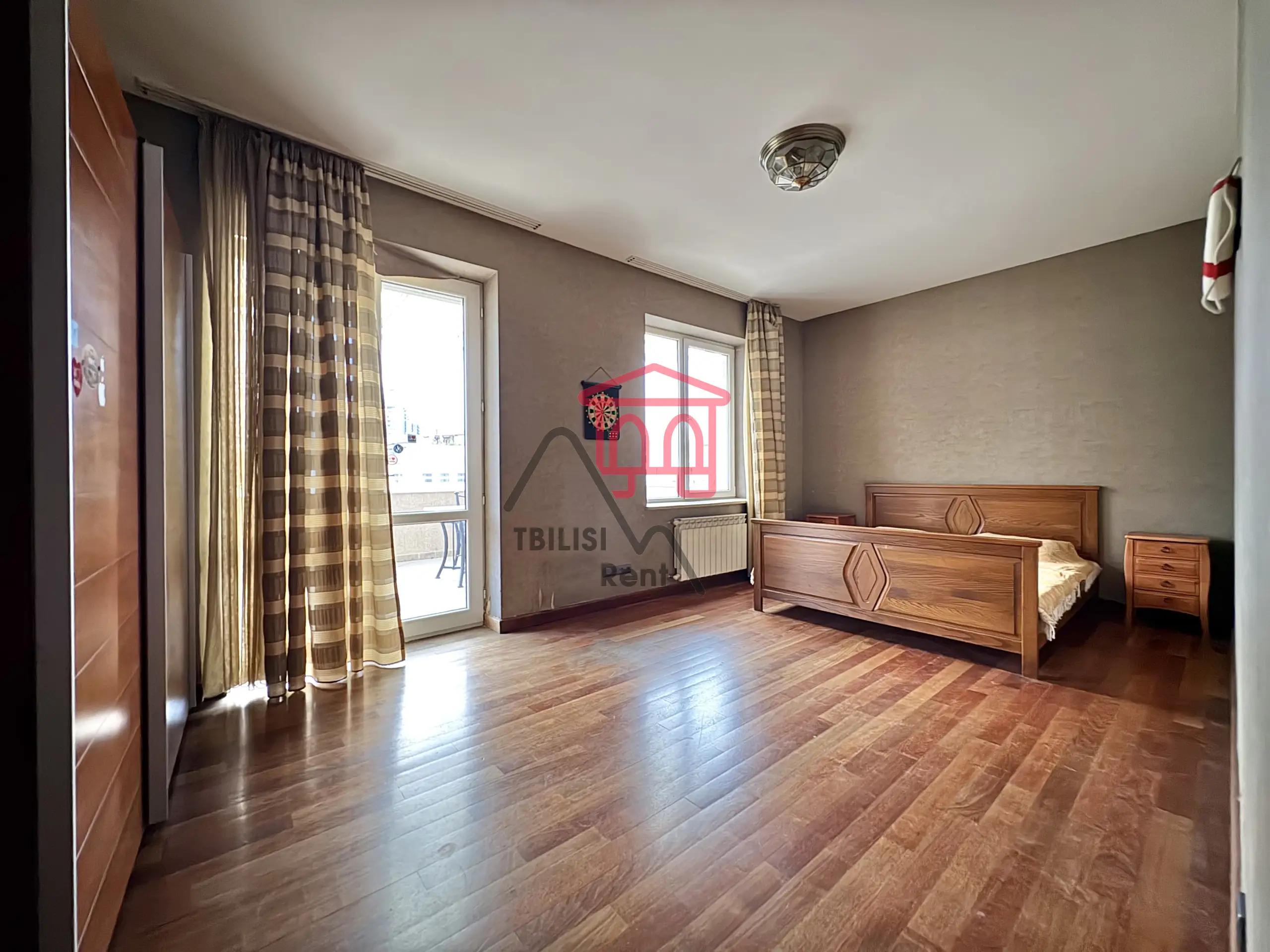 Spacious 3-Bedroom Apartment in Vake photo 7 of 8