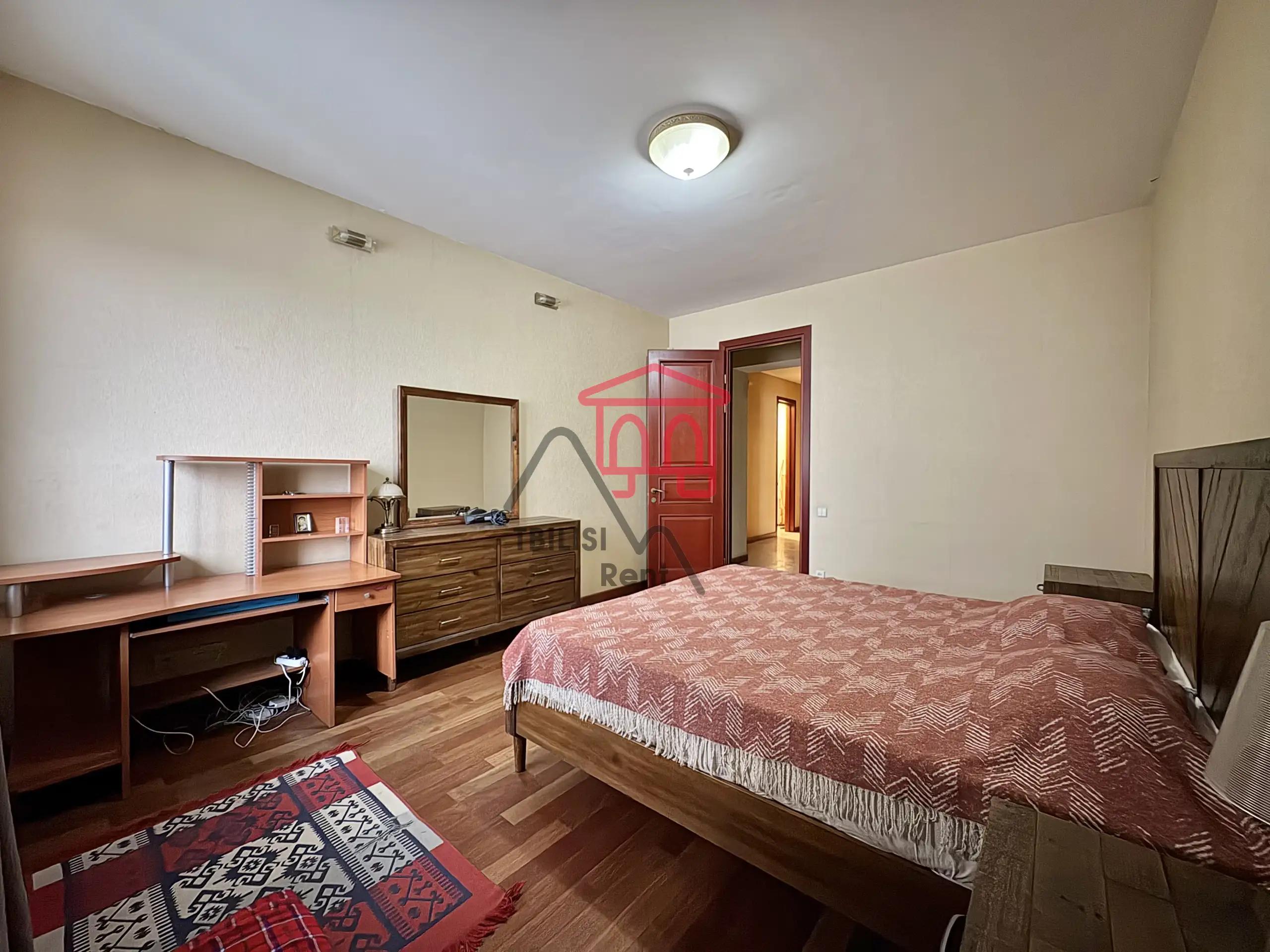 Spacious 3-Bedroom Apartment in Vake photo 8 of 8
