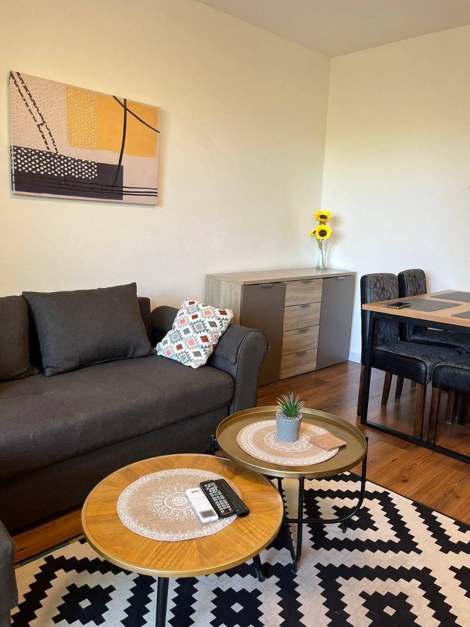 Three-room apartment in Vozdovac photo 1 of 8