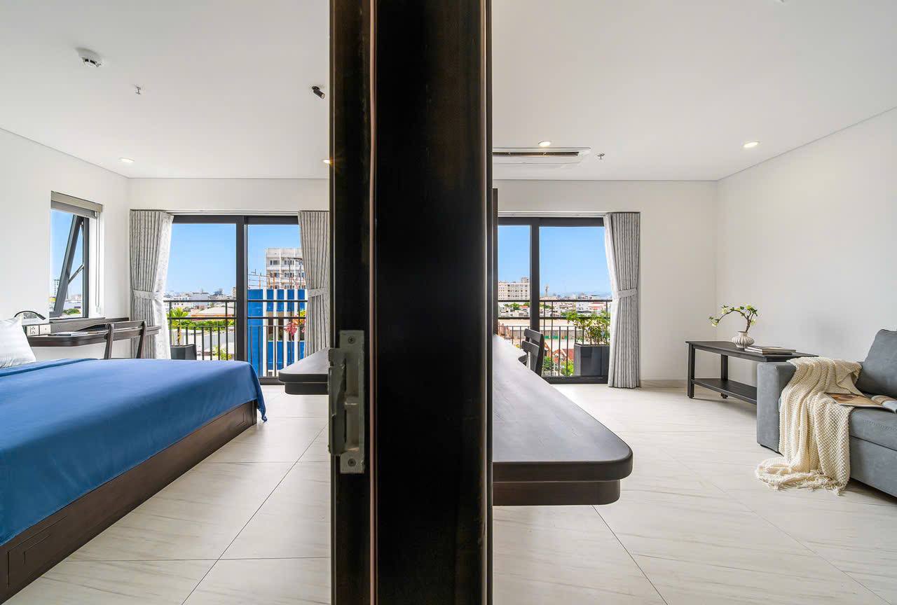 Spacious 1-Bedroom Apartment with Infinity Pool photo 7 of 8