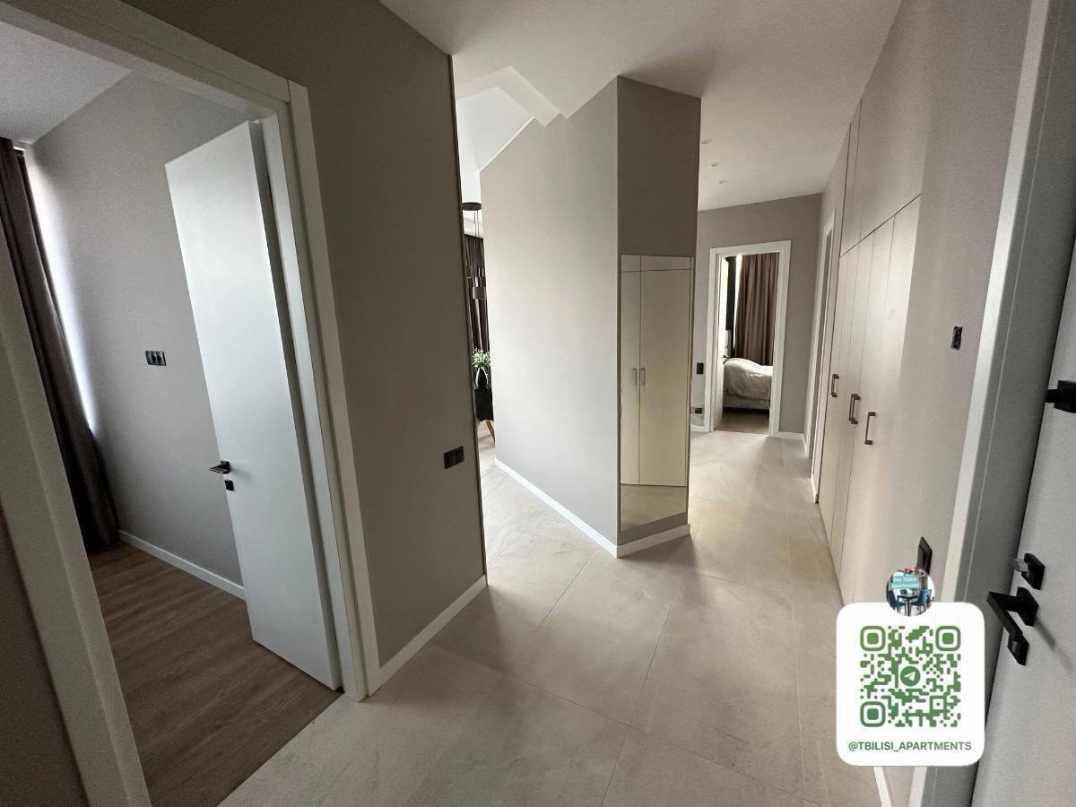 Two-Bedroom Apartment in Axis Towers photo 4 of 8