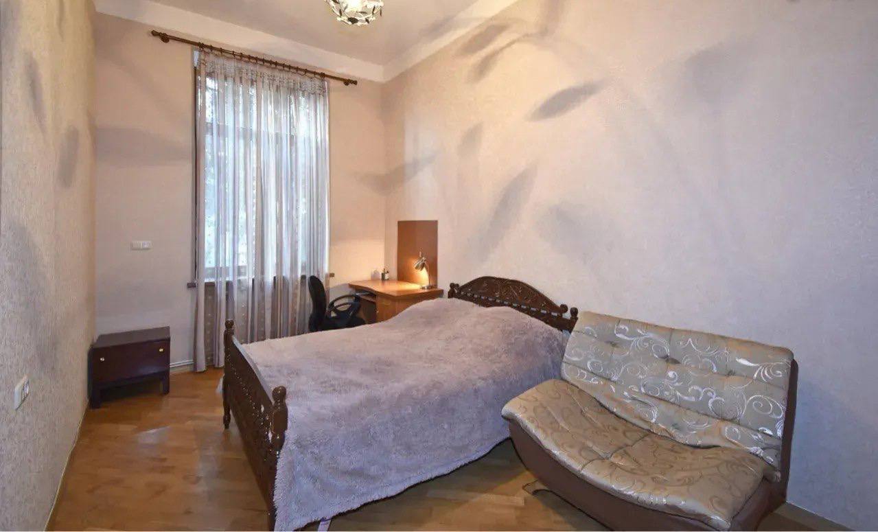 Cozy Furnished Two-Room Apartment in Kentron photo 6 of 8