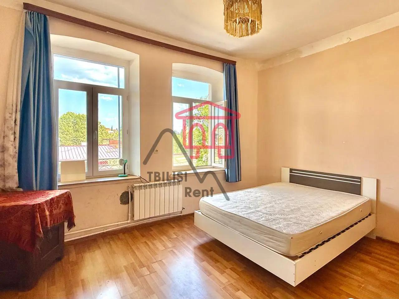 Светлая квартира в центре с выходом на крышу photo 3 of 8