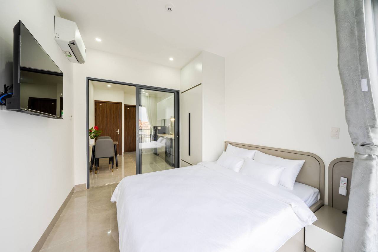 1-Bedroom Apartment in Son Tra photo 2 of 8