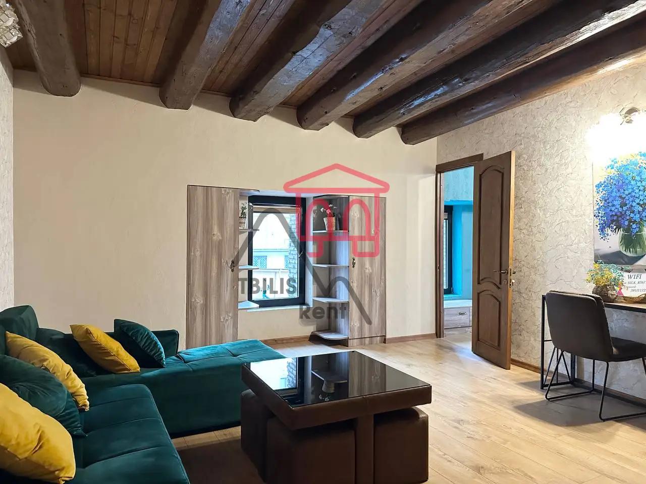 Spacious 3-Bedroom Apartment in Sololaki photo 1 of 8