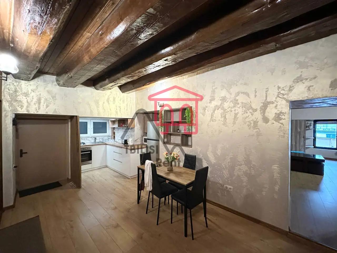 Spacious 3-Bedroom Apartment in Sololaki photo 4 of 8