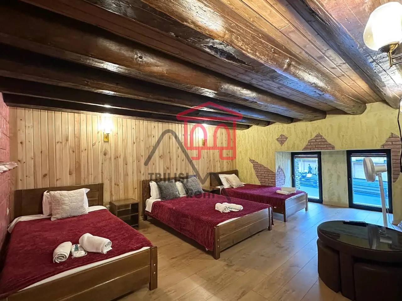 Spacious 3-Bedroom Apartment in Sololaki photo 7 of 8