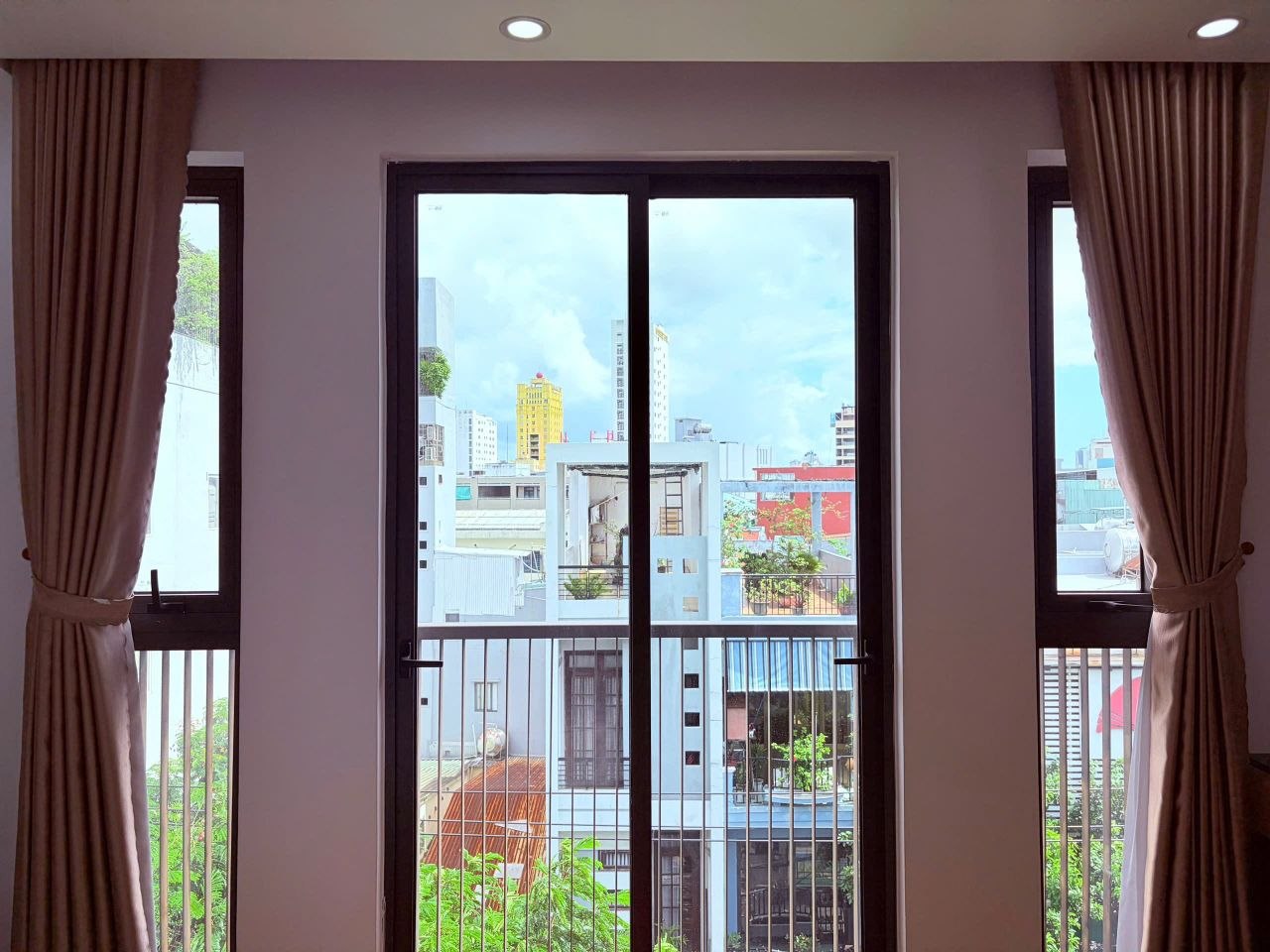 Furnished Studio in Hai Chau photo 1 of 8