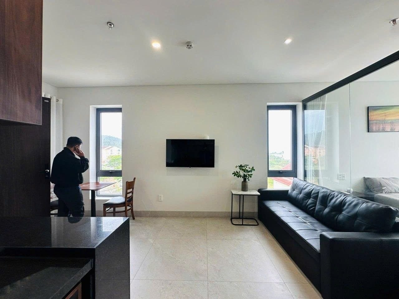 Beautiful 1-Bedroom Apartment in Son Tra photo 3 of 8