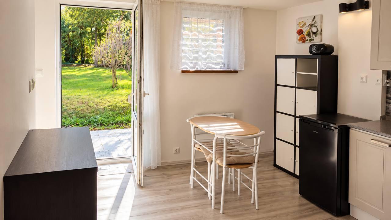 Furnished 1+1 Apartment with Terrace and Garden in Prague 4 photo 3 of 6