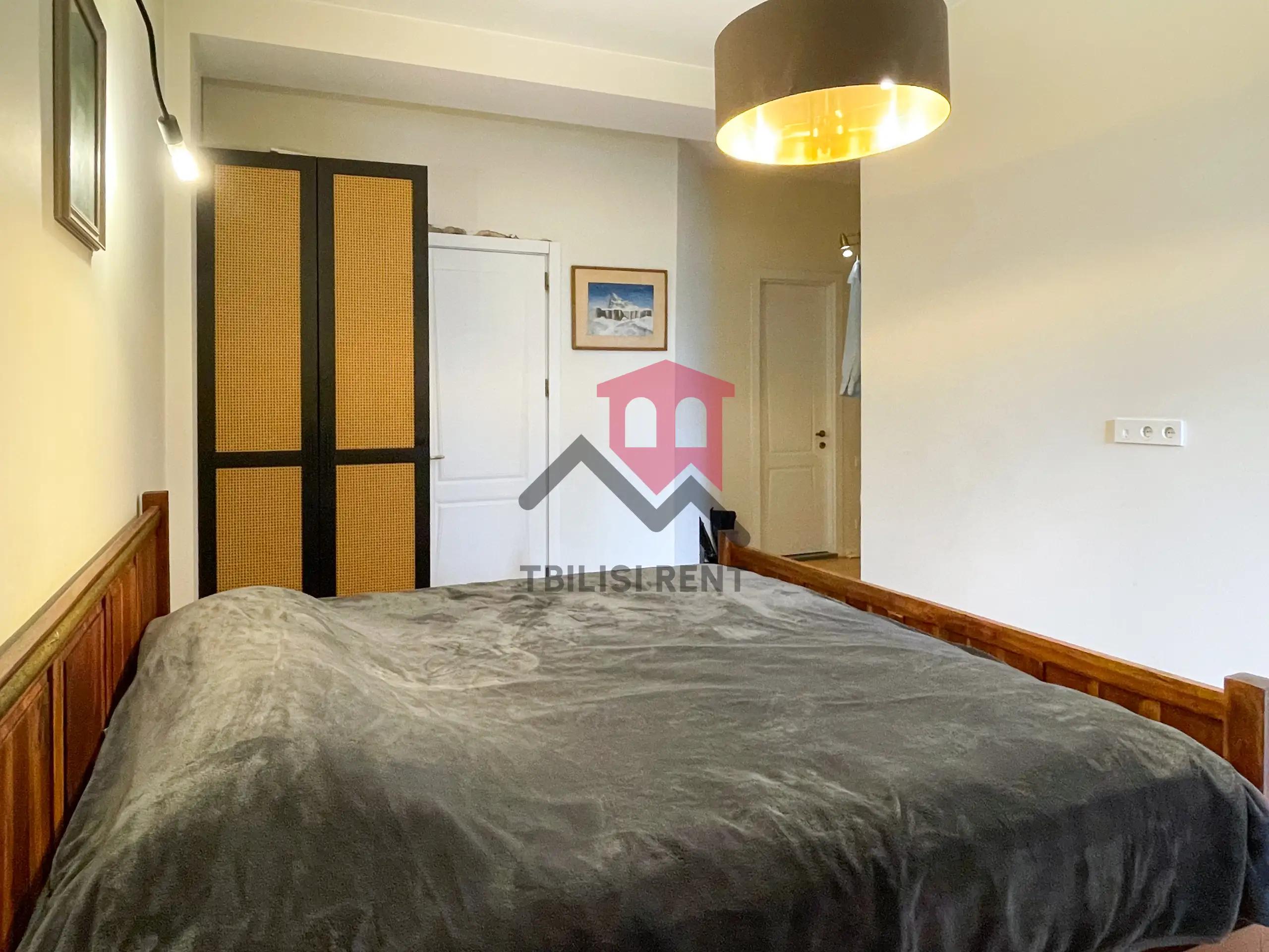 Spacious 3-Bedroom Apartment in Vake photo 5 of 8