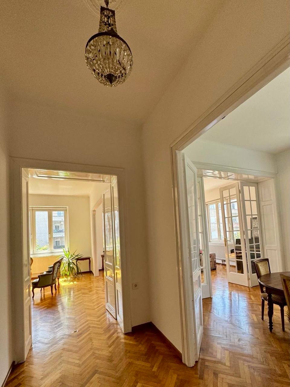 Spacious 4-Bedroom Apartment in Dorćol photo 4 of 8