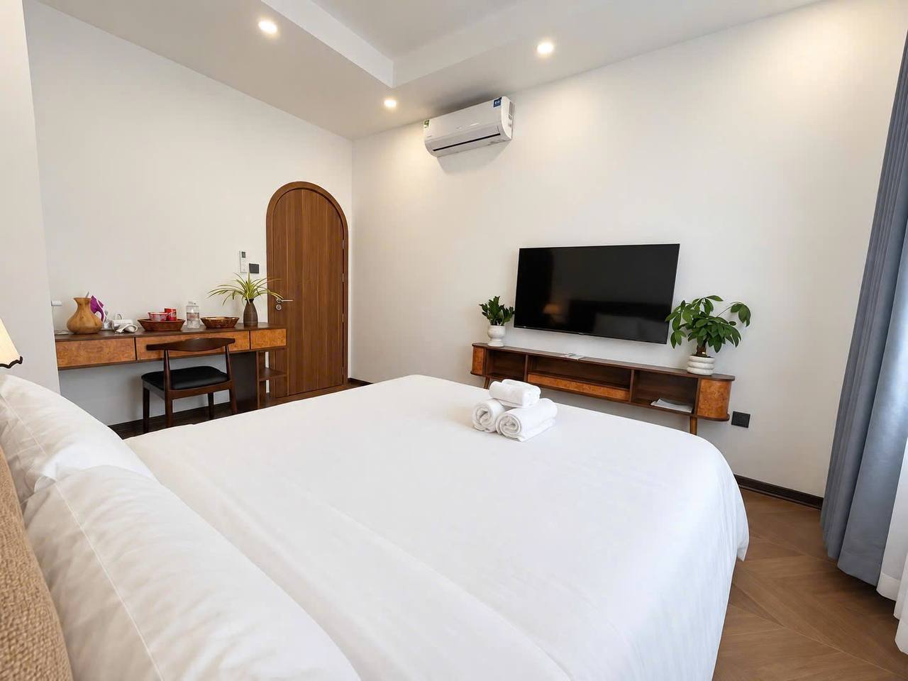 Penthouse 1-Bedroom Apartment in My An photo 7 of 8