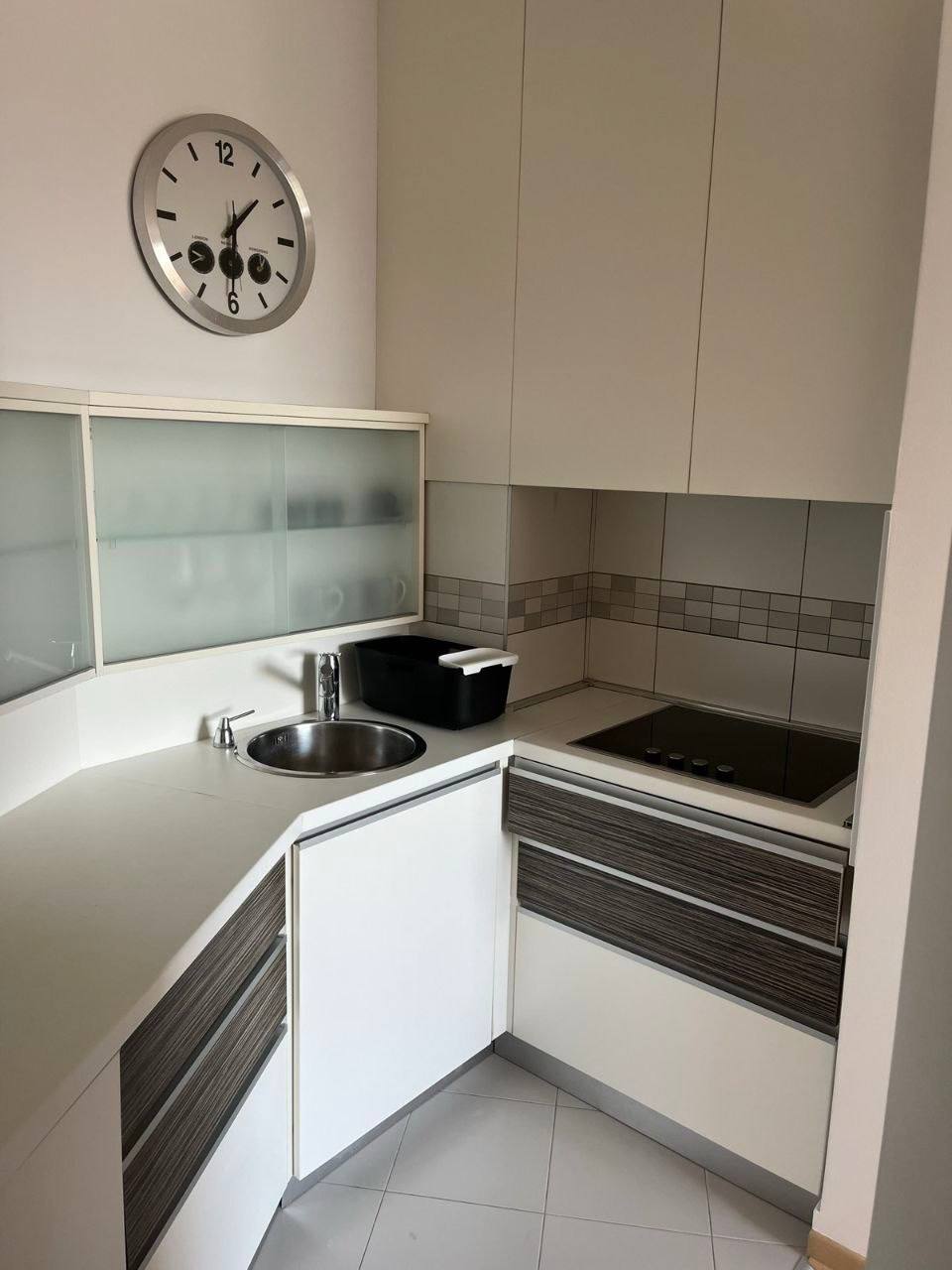 1-Bedroom Apartment on Zorza Klemansoa Street photo 4 of 7