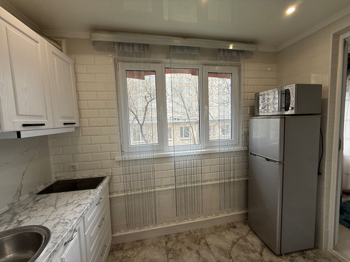 One-Bedroom Apartment with Living Room in Riscani photo 3 of 8