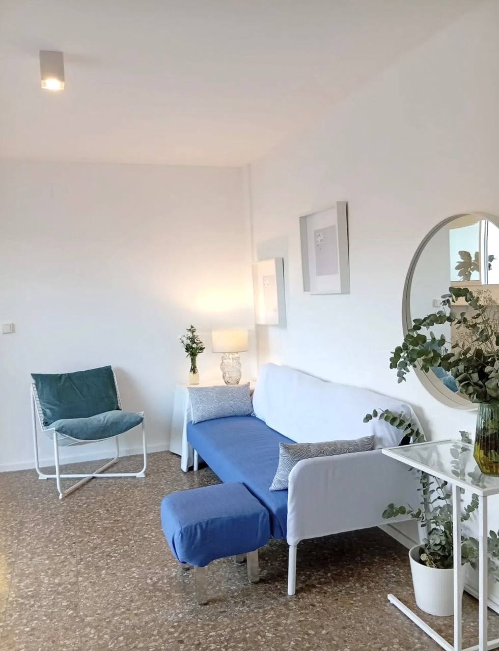 Three-Bedroom Penthouse with Large Terrace photo 2 of 8