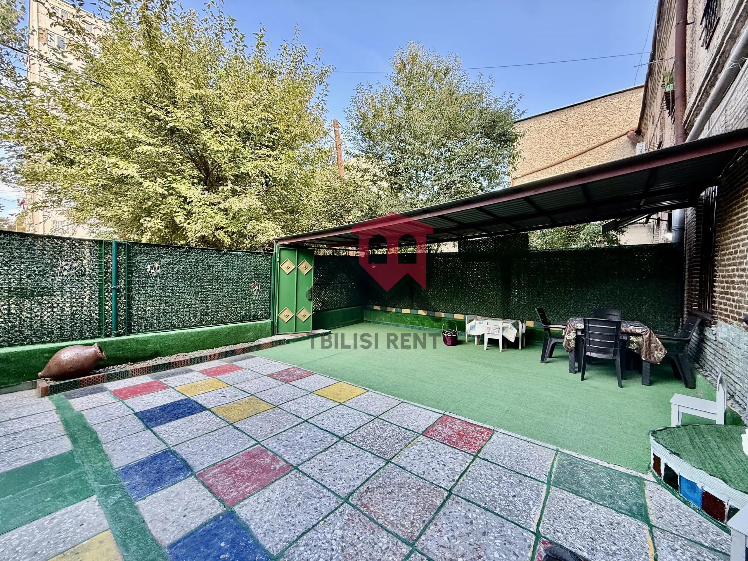 Spacious 2-Bedroom Apartment with Private Yard photo 3 of 8