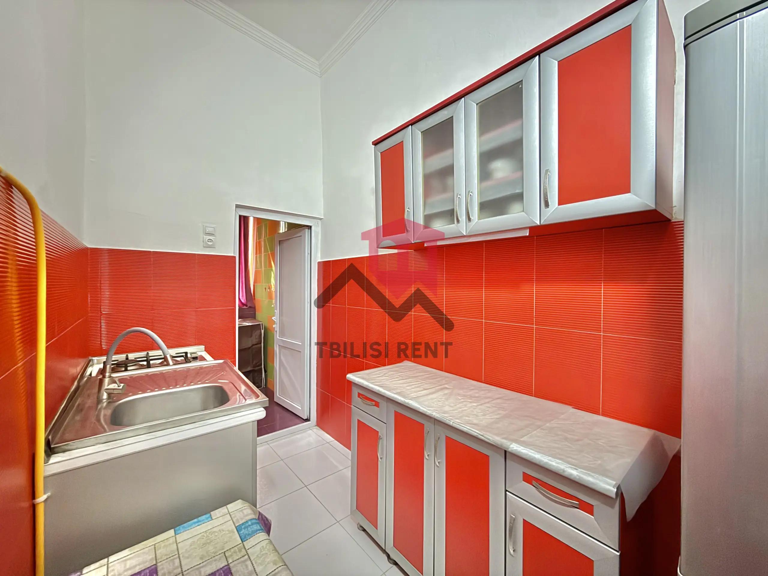 Spacious 2-Bedroom Apartment with Private Yard photo 8 of 8