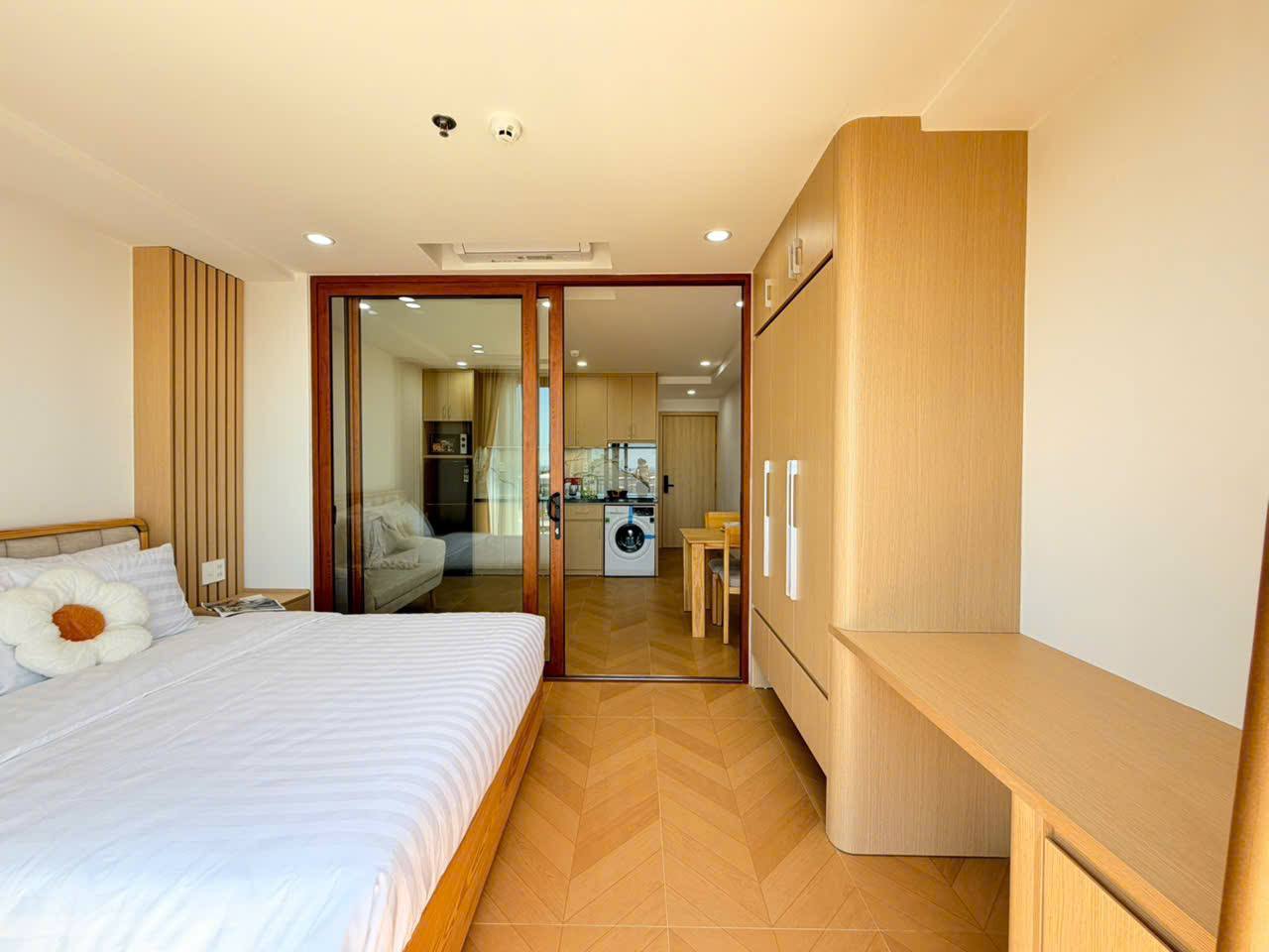 Luxury 1-Bedroom Apartment on Nuoc Man 7 photo 7 of 8